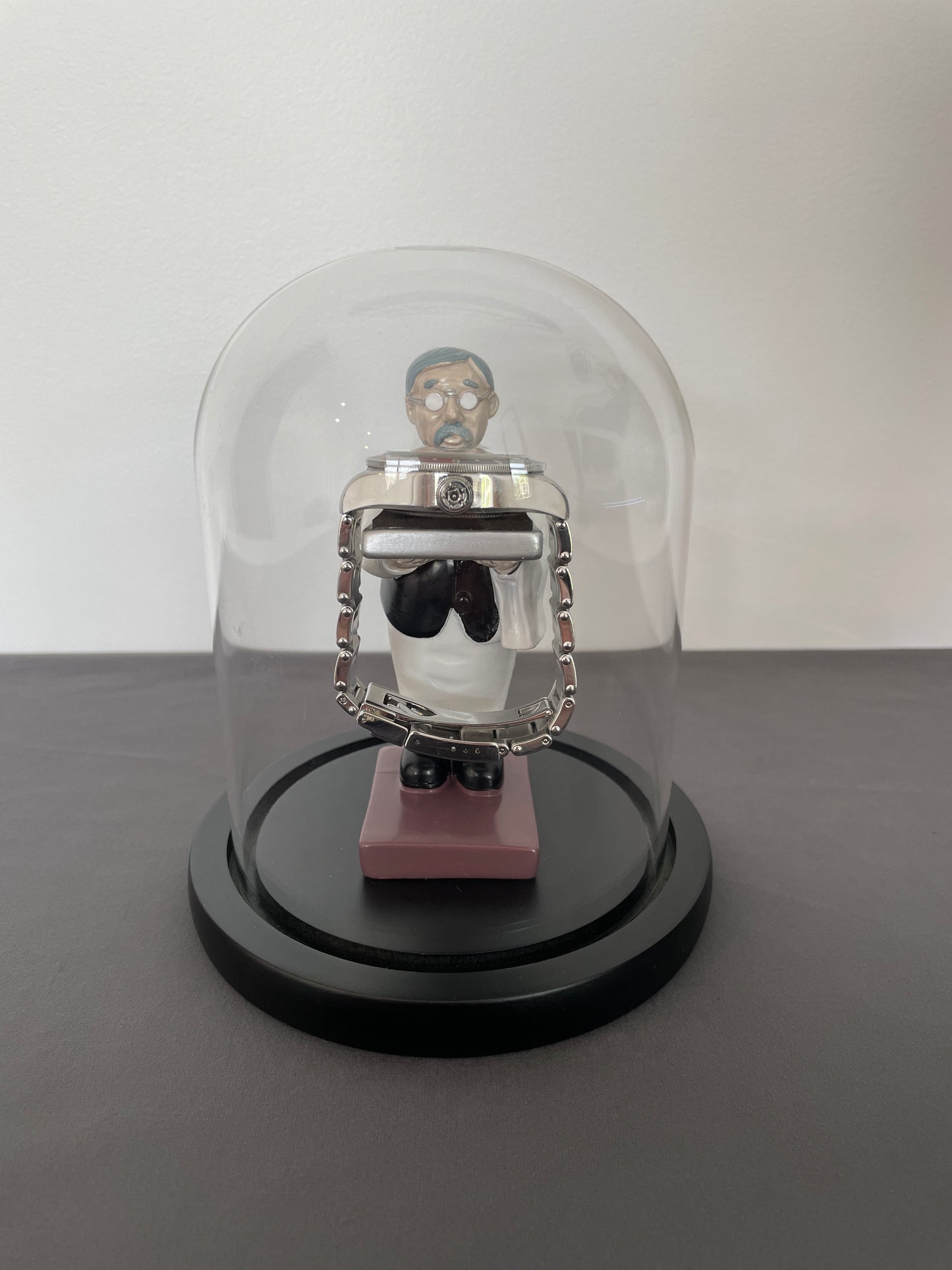 Butler Resin Watch Stand