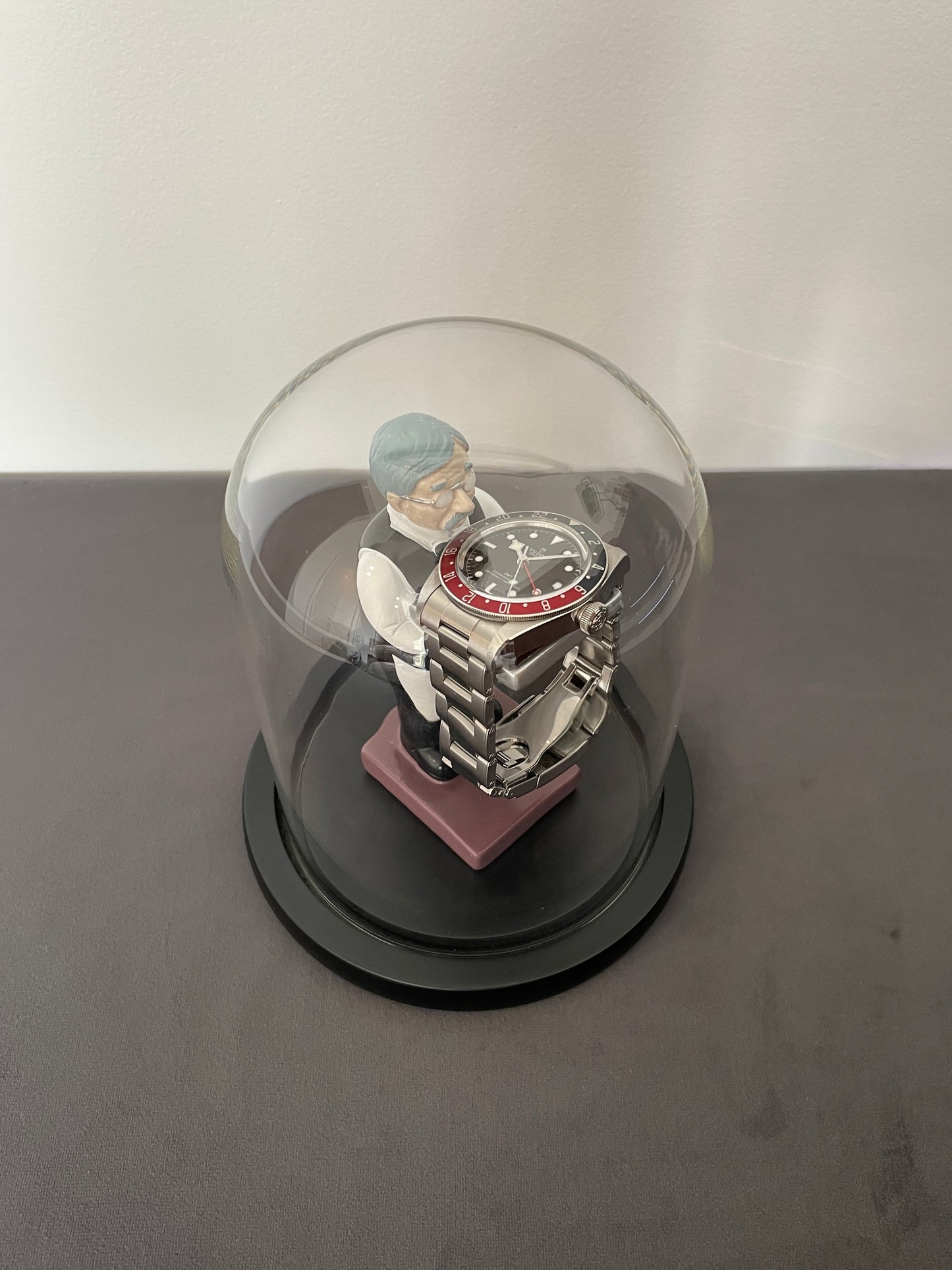 Butler Resin Watch Stand